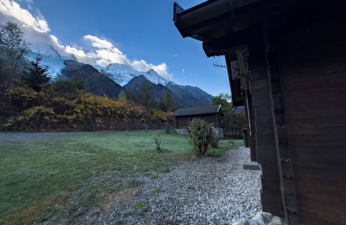 Les Bossons Ski Chalet | Authentic family chalet with garden in Chamonix