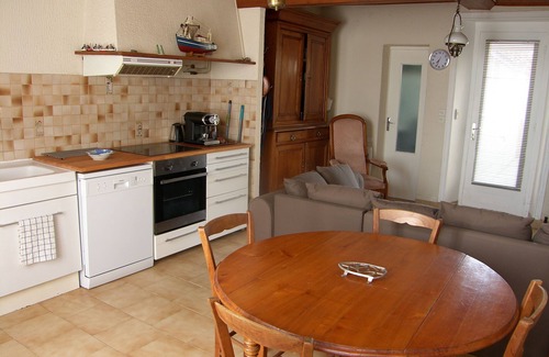 Grandcamp-Maisy House | AUTHENTIC FISHERMAN'S HOUSE 70 METERS FROM THE SEA