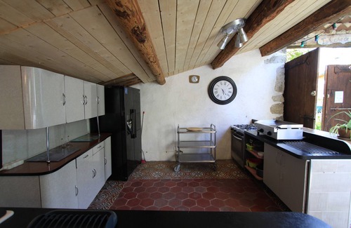 Saint Alban Auriolles House | Authentic, comfortable house in a green setting. Swimming pool, pétanque.