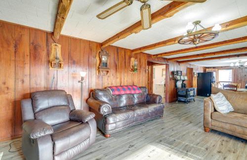 Pineville House | Authentic Log Cabin in Pineville about 2 Mi to River!