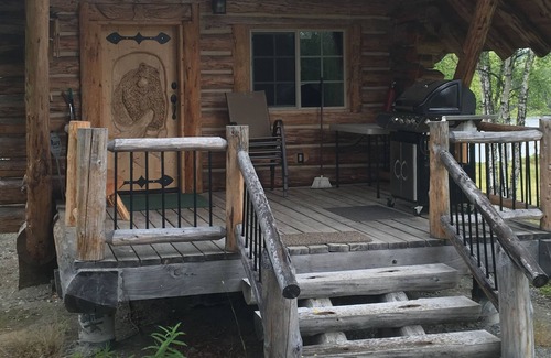 Ridgeway House | Authentic log cabin on Loon Lake, Privacy only 2 miles to downtown Soldotna.