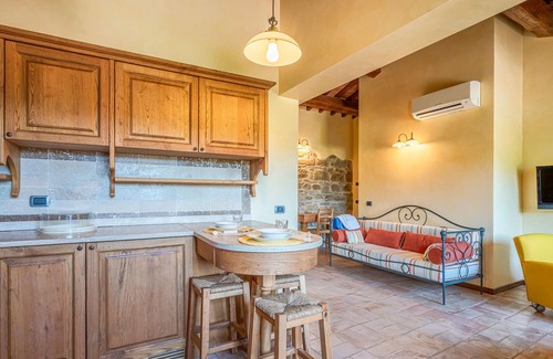 Camerino House | Authentic residence in the middle of nature with pool.