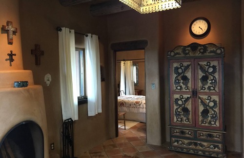 Santa Fe House | Authentic Santa Fe Casita with Views on the Edge of Town