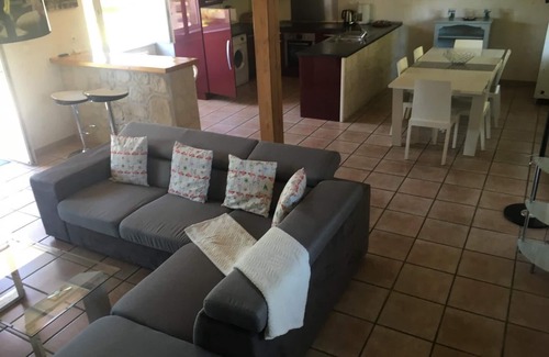 Bonnefond House | Authentic stone cottage with garden - relaxing vacations guaranteed