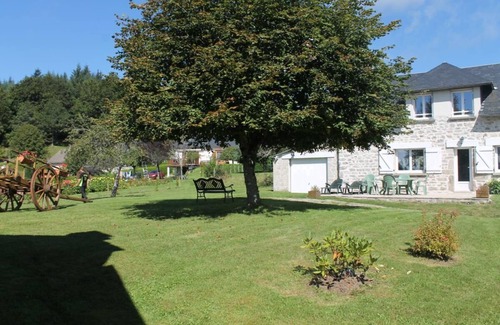 Bonnefond House | Authentic stone cottage with garden - relaxing vacations guaranteed