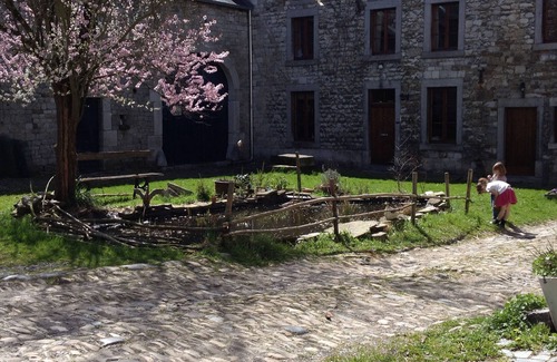 Hamoir House | Authentic stone house in an old farmyard