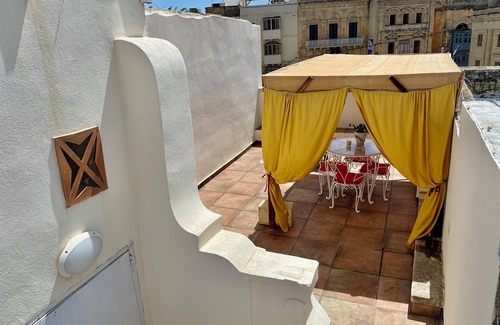 Birgu House | Authentic Terraced Home - Central Location With Views