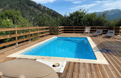 Villard-de-Lans Ski Chalet | Authentic wooden chalet in the heart of the Vercors - Splendid view - Swimming pool - 13p
