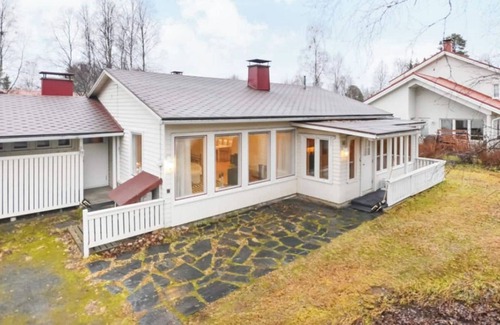 Rovaniemi House | Authentic Wooden House with a Real Snow Igloo