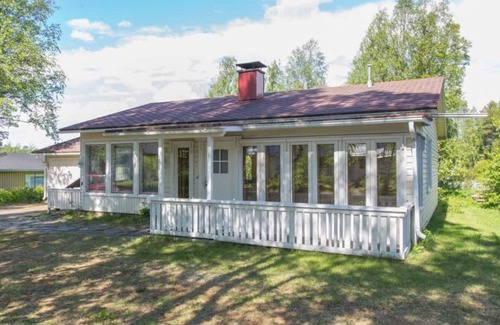 Rovaniemi House | Authentic Wooden House with a Real Snow Igloo