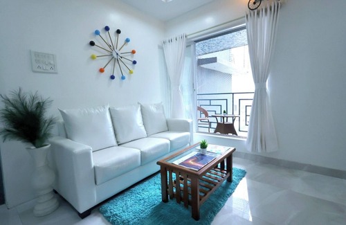 Mumbai House | Authentically Designed 1 Bedrooms near Airport