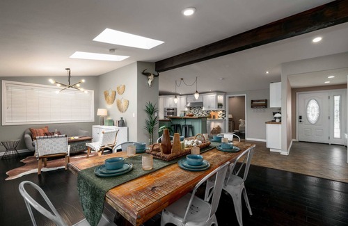 San Carlos House | Autumn Adventure | Sleeps 10 | Hot Tub | Billiards