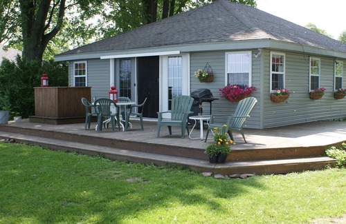 Town of Yates Cottage | Autumn at the Lake!