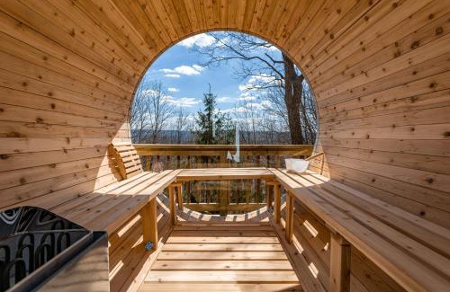 East Stroudsburg House | Autumn Heights Pool Hot Tub Game Room Saun