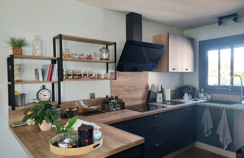 Bressols House | Aux Portes de Montauban, Maison Avec Jardin, Piscine et Jacuzzi