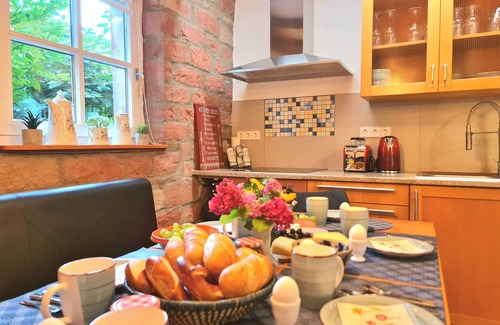 Kandel House | AVAHOME: HOUSE for 16 PEOPLE in the middle of CANDEL, WLAN, NETFLIX, KITCHEN, PARKING SPACES