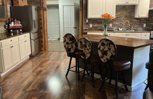 Alberton Cabin | Available dates in August! Beautiful cabin with a creek running through it.