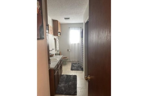 Perryville House | Available for 2024 Eclipse ground zero! Path of totality! Sleeps 6.