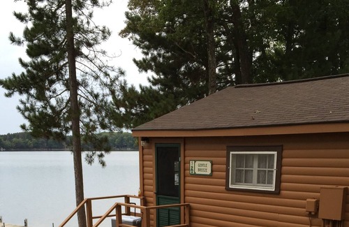 St Germain Cottage | Available July 9-16, 2023 Fresh clean 2 bedroom cabin on Little St Germain Lake
