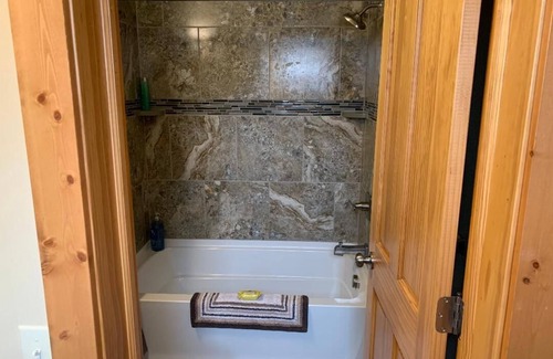 Lansing House | Avalon Guest House -1 BR, 1 Bath, Full Kitchen, 1st Floor LaundrynPark by Door.
