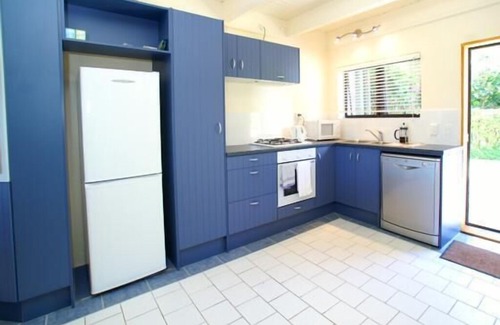 Ngatangiia Apartment | Avana Waterfront Apartments- Apt # 5 - 2 bedroom