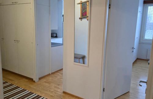Heinola Apartment | Avara ja kodikas huoneisto parvekkeella