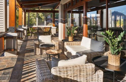 Stellenbosch House | Avemore Manor House wood fired hot tub magical views and full Backup power
