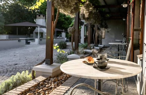 Stellenbosch Apartment | Avemore Olive Apartment - your new favourite accommodation in the Winelands!