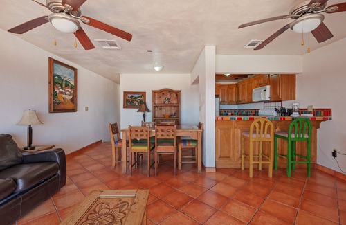 Santa Ana House | Aventura: Mirador beachfront condo, close to bars, restaurants, & Malecon