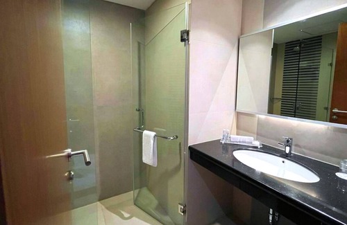 Bekasi Hotel | Avenzel Hotel & Convention Cibubur