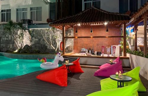 Depok Hotel | Aveon Hotel Yogyakarta by Daphna Management