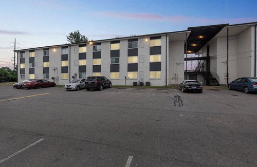 Glengarry Apartment | Avery Apartments D4 I Spacious 2 Bed 1 Bath