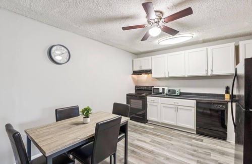 Glengarry Apartment | Avery Apartments G7 I Spacious 1 Bed 1 Bath