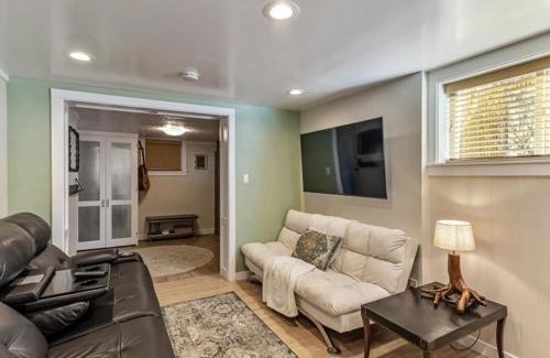Liberty Wells House | Aviary Park & PickleBall Close By