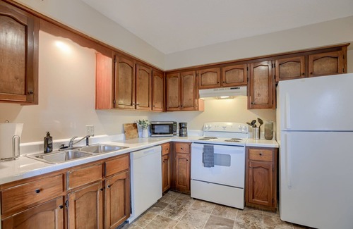 Platte City Apartment | Aviator's Lounge 2BR 1Bath WiFi Close to Airport Very Convenient Book your stay1