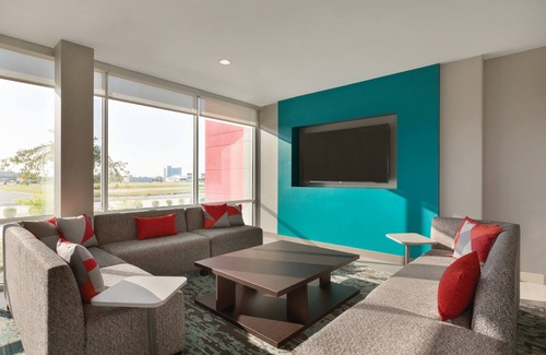 Kalamazoo Hotel | avid hotel Kalamazoo East by IHG