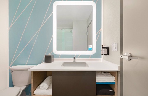 Kalamazoo Hotel | avid hotel Kalamazoo East by IHG