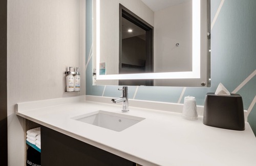 Vaughan Hotel | avid hotel Toronto - Vaughan Southwest by IHG
