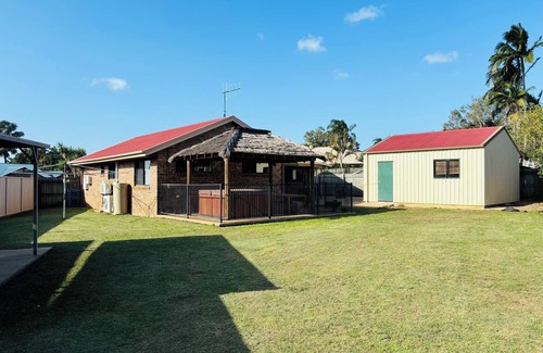Avoca House | Avoca House - Family, Tradie and Pet Friendly House with Shed, Wifi, Parking.