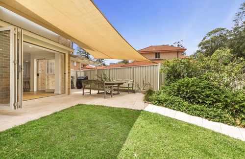 Avoca Beach House | Avoca Shores Lakefront Getaway Walk to Beach