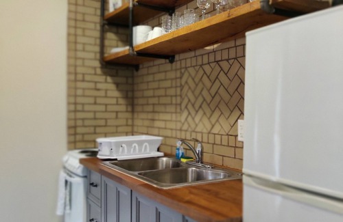 Avondale Apartment | Avonly Place Convenient Historic Hideaway