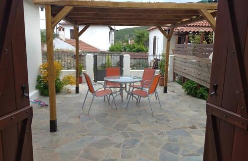 Argalasti House | Avra House in Argalasti