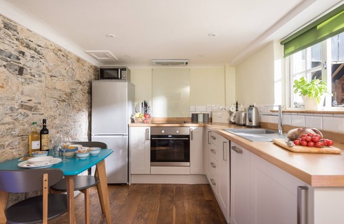 Saltash House | Award winning cosy cottage with private hot tub & log burner