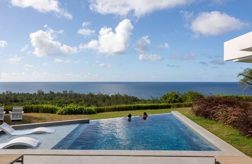 Aguacate House | Award-Winning Villa | Heated Infinity Pool, Ocean Views, & Luxury Amenities