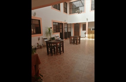 Del Cerrillo House | Awesome King Room In City Center