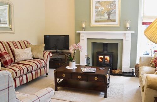 Aberaeron House | Awelfa - On7