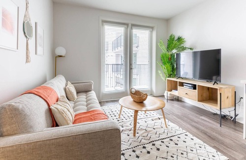 Wilshire Apartment | Awesome 1BR in Koreatown Near Metro Stns w/ Gym