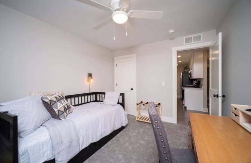 Bettendorf Apartment | Awesome 2 bed with office and king master suite condo located in Bettendorf!