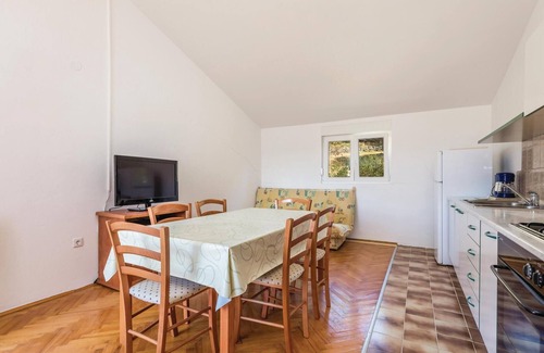 Supetarska Draga Apartment | Awesome apartment in Supetarska Draga