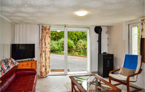 Chambornay-les-Pin Apartment | Awesome Apartment In Chambornay-Lès-Pin